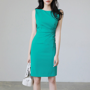 无袖连衣裙女夏季设计感绿色褶皱西装裙修身职业通勤气质白色裙子