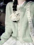 奶绿色花边设计感针织毛衣开衫，女春季文艺复古慵懒风宽松外套上衣