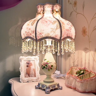 欧式卧室台灯ins少女，公主床头灯创意氛围，灯温馨结婚礼物婚房灯