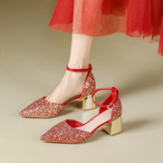 红色婚鞋女粗跟法式时尚亮片，一字扣带中空高跟鞋水晶单鞋包头凉鞋