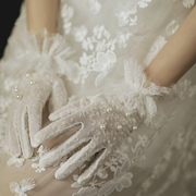 新娘韩式白色蕾丝花朵轻纱，手套优雅赫本婚纱结婚礼服影楼短款珍珠
