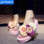 夏季时尚夹脚坡跟凉拖女防滑高跟花朵人字拖厚底度假沙滩拖鞋