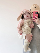 婴儿套装秋冬款洋气条纹卫衣女宝宝超萌可爱连帽上衣背带裤两件套