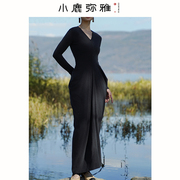 小鹿弥雅《重峦》小众设计新中式雕塑感显瘦长袖针织连衣长裙