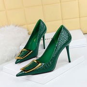 韩版石头纹亮面绿色单鞋女气质百搭性感尖头，高跟鞋细跟ol职场鞋子