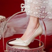伴娘鞋女中跟婚鞋2023年配婚纱的鞋子法式气质单鞋结婚新娘鞋