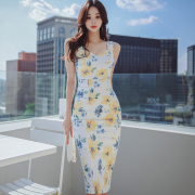 2023夏季韩版气质，修身吊带裙时尚，印花性感包臀连衣裙女