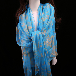 真丝围巾披肩女春秋孔雀蓝，气质优雅长款欧美多功能，印花桑蚕丝丝巾