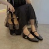 配裙子平底鞋2023秋季韩版方头油蜡面低跟粗跟一字带搭扣单鞋