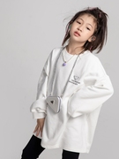 l+ikissbaby潮牌女童秋装圆领，韩版洋气亲子，宽松白色字母长袖t恤