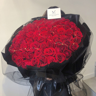 99朵红玫瑰真花束带灯鲜花速递同城配送武汉北京成都上海广州重庆