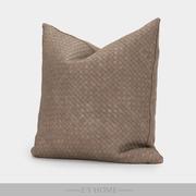 自然风轻奢样板间抱枕设计师沙发靠包磨砂咖色编织皮靠垫i.