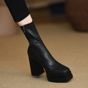 且三王手工制作秋冬短靴10.5高跟鞋，防水台粗跟黑色，女靴方头弹力靴
