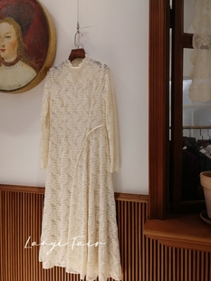 兰奕屋语原创设计 米色蕾丝长袖收腰连衣裙 优雅立领设计感修身