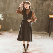 女童格子背带裙秋冬时尚儿童，连衣裙韩版中大童，洋气复古公主裙套装