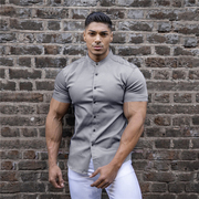肌肉男健身短袖翻领衬衫弹力薄款纯色运动休闲开衫灰色免烫衬衣潮