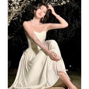 法式白色吊带连衣裙夏季2023女无袖高腰褶皱度假高级感长裙子