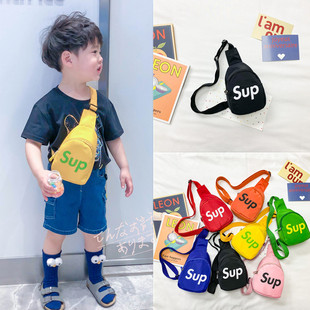 韩版男女童可爱卡通包包，儿童胸包百搭户外小包背包宝宝斜跨包