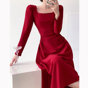 红色连衣裙女秋冬季时尚，高端长袖礼服收腰结婚订婚敬酒气质休闲服