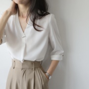 XINER白色V领衬衫女夏季薄款设计感小众简约复古半袖雪纺上衣中袖