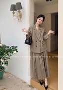 HQY+2024年春秋韩版双排扣西装外套+高腰百褶半身裙两件套女