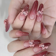 玫瑰森林龙吟草莓新年美甲红色系，手工美甲高级感显白指甲(白指甲)贴片