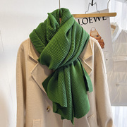 日系绿色三宅风格纯色仿棉麻褶皱，围巾冬季女百搭洋气披肩保暖围脖