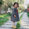 韩国进口春秋女童舒适洋气，格子连衣裙黑白，娃娃领红色丝带长款裙