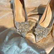 法式婚鞋秀禾婚纱两穿水晶鞋新娘，鞋女香槟色细跟高跟鞋不累脚水钻