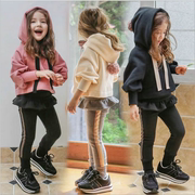 韩版女童秋冬套装，2024洋气儿童加绒款宝宝连帽卫衣，裙裤两