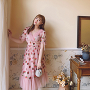mb大码女装草莓女孩粉色网纱草莓，亮片荷叶边系带，短袖v领度假长裙