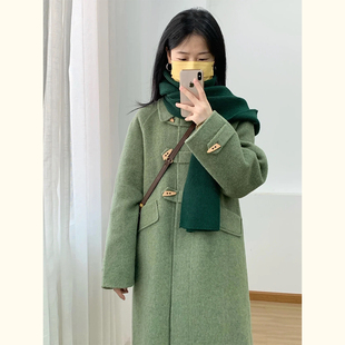 高级感绿色呢子大衣女秋冬装韩版小个子，牛角扣中长款毛呢外套
