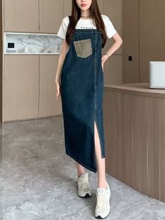 韩版牛仔背带裙女夏季2024设计感不规则，撞色拼接中长连衣裙潮