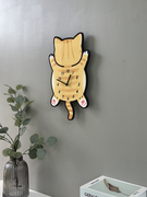 卡通竖着橘猫挂钟卧室客厅创意装饰钟表现代简约家用个性静音时钟