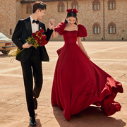 影楼主题服装情侣写真拍照外景摄影礼服在逃公主红泡泡袖拖尾婚纱