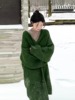 2023秋绿色v领毛衣外套，女中长款宽松慵懒风，纯色复古外搭针织开衫