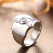 瑞爱饰品欧美时尚钛钢镶钻戒指 不锈钢食指指环佩戴品礼物LR1080
