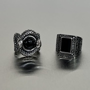 黑宝石戒指男潮牌小众设计复古酷个性钛钢指环男士双蛇环拥手饰女