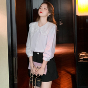 秋韩版法式小众设计感气质，七分袖上衣，蕾丝花边娃娃领长袖白色衬衫