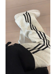 白灰色条纹运动裤女春季款大码阔腿直筒休闲梨型身材宽松显瘦卫裤