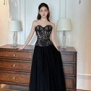 越南小众品牌LEGER 2023年夏季复古蕾丝钩花抹胸上衣黑半裙