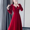 秋冬赫本风红色超仙连衣裙高级感订婚礼服修身显瘦气质大码中长裙