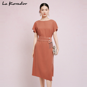 lakoradior拉珂蒂2024春夏，设计感收腰，优雅钉珠流苏连衣裙女