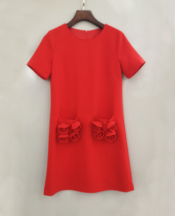 法式小众立体花朵口袋红色，显瘦连衣裙超美时尚版型圆领气质小礼服