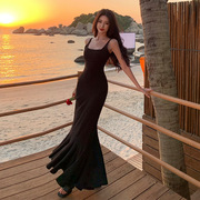 法式复古赫本风黑色设计感气质，连衣裙设计感收腰显瘦大摆鱼尾长裙