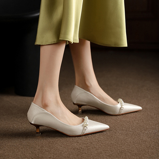 法式绸缎面尖头低跟主婚鞋日常可穿白色细跟配裙子鞋子不累脚女鞋