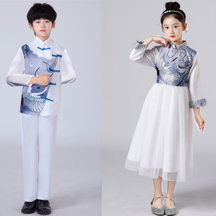 儿童古筝演出服女童白色长裙，中小学生诗歌朗诵大合唱，表演服中国风