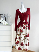 法式复古玫瑰印花套装裙女2023夏季红色针织开衫抹胸吊带裙两件套