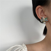 韩国气质晶莹水晶孔雀绿手作珍珠花朵银针耳丁超仙设计感耳饰潮流