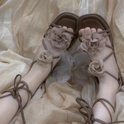 干枯玫瑰仙女风交叉绑带，凉鞋女平底夏季温柔百搭罗马鞋花朵沙滩鞋